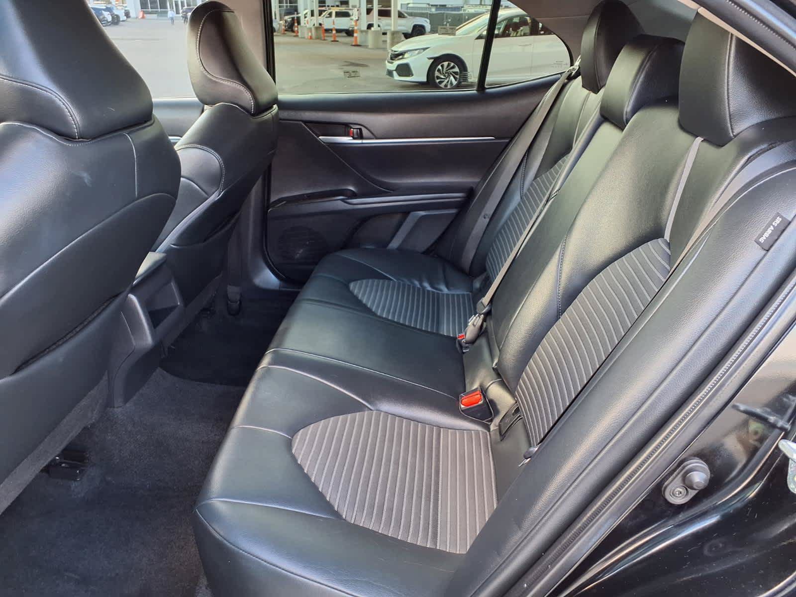 Used 2024 Toyota Camry SE FWD image 11