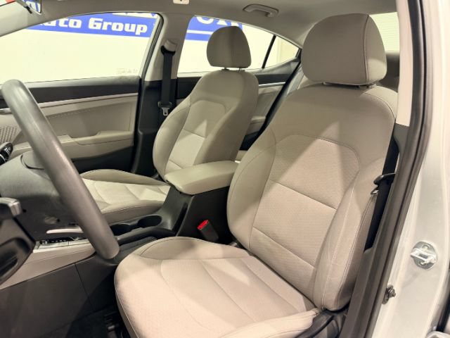 Used 2020 Hyundai Elantra SE FWD image 22