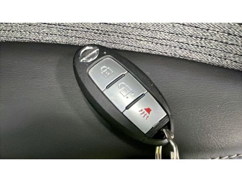 Used 2021 Nissan Rogue S FWD image 19