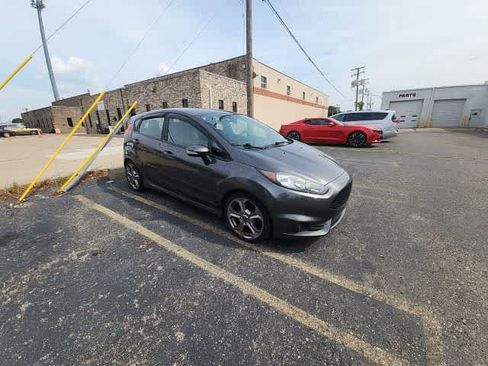 Used 2018 Ford Fiesta ST FWD image 9