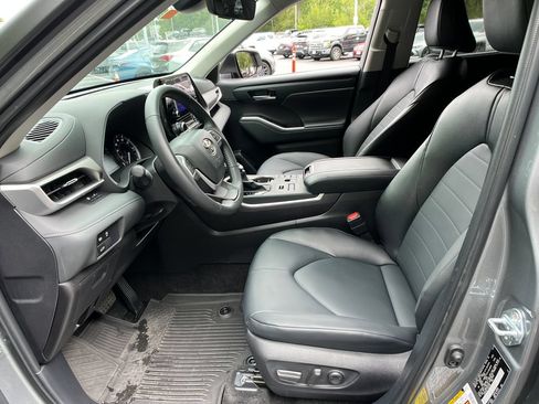 Used 2026 Toyota Highlander XLE AWD/4WD image 9
