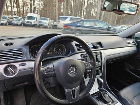 Used 2013 Volkswagen Passat 2.5 SE image 17