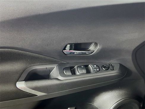 Used 2022 Nissan Kicks SV image 18