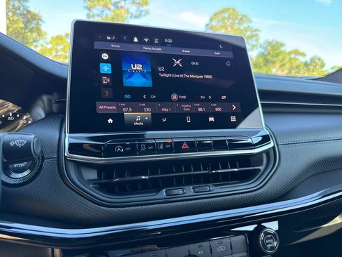 New 2026 Jeep Compass Latitude AWD/4WD image 22