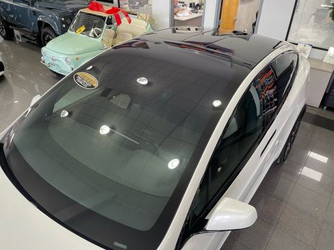 Used 2023 Tesla Model X Plaid image 14