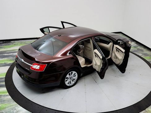 Used 2010 Ford Taurus Limited FWD image 35