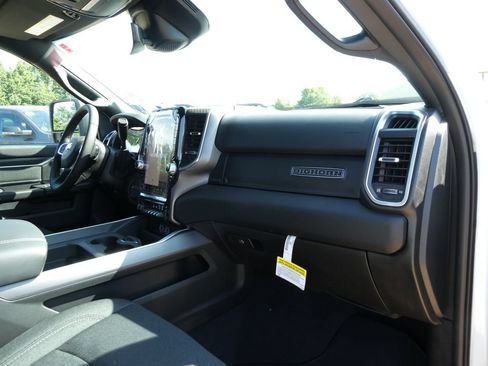 New 2026 RAM 2500 Big Horn AWD/4WD image 11