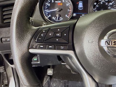 Used 2019 Nissan Rogue SV image 14