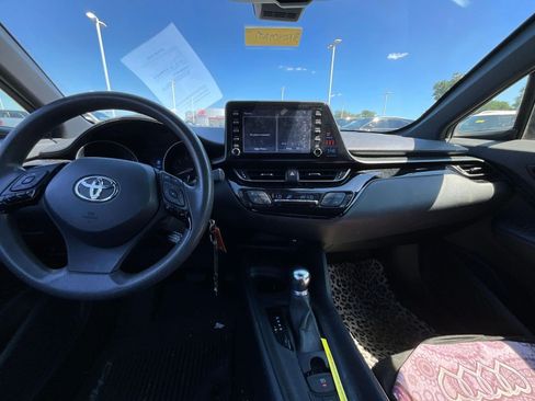 Used 2019 Toyota C-HR LE FWD image 9