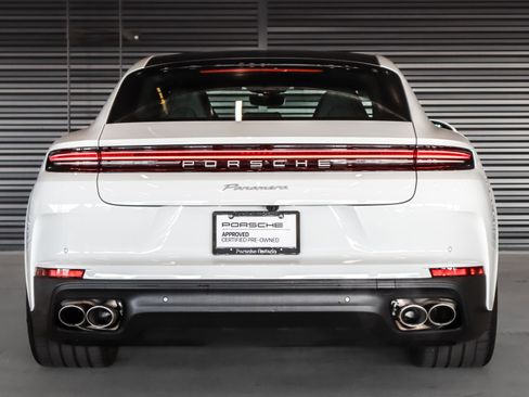 Used 2025 Porsche Panamera image 9