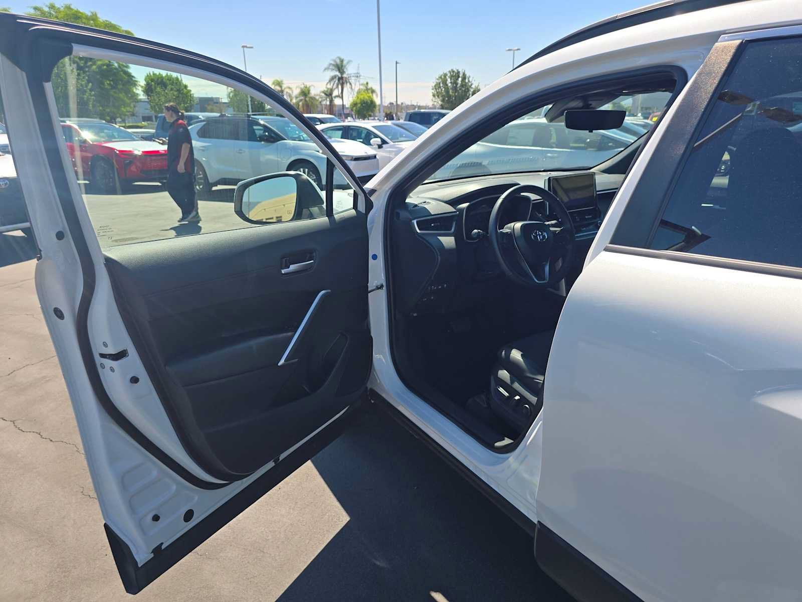 Used 2024 Toyota Corolla Cross AWD Hybrid w/ Convenience Package image 20