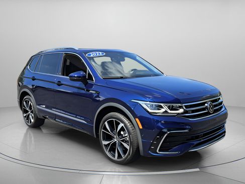 Certified 2024 Volkswagen Tiguan SEL R-Line AWD/4WD image 7
