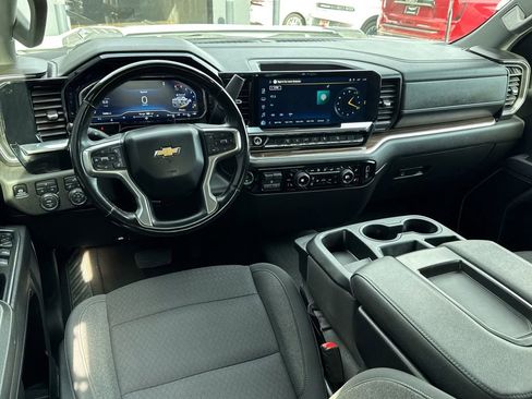 Used 2025 Chevrolet Silverado 2500 LT image 7