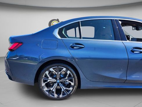 New 2026 BMW 330i Sedan w/ Convenience Package RWD image 39
