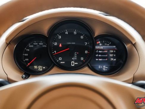 Used 2014 Porsche Cayman image 8