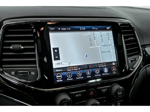 Used 2020 Jeep Grand Cherokee Overland AWD/4WD image 23
