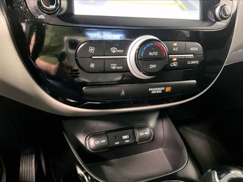 Used 2019 Kia Soul + w/ Audio Package FWD image 25