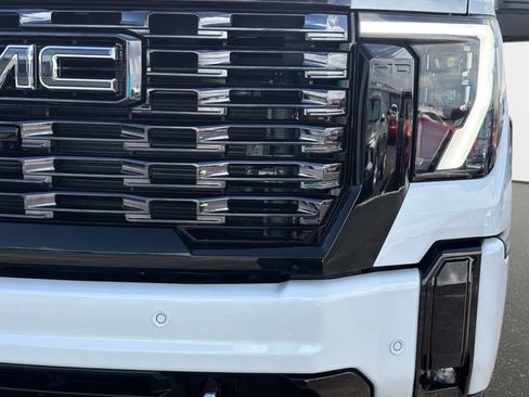 New 2026 GMC Sierra 2500 Denali Ultimate AWD/4WD image 9