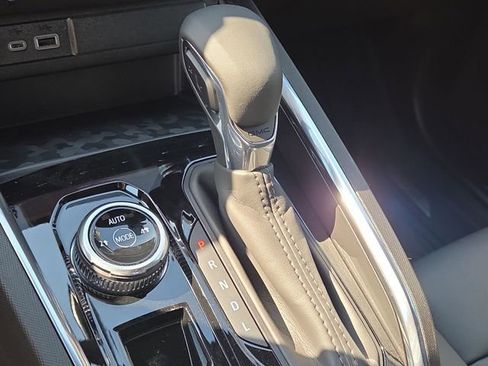 New 2026 GMC Canyon Elevation w/ Convenience Package image 16