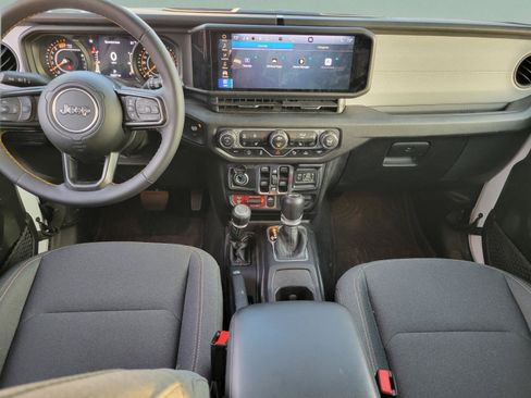 Used 2025 Jeep Wrangler Unlimited Sport AWD/4WD image 9