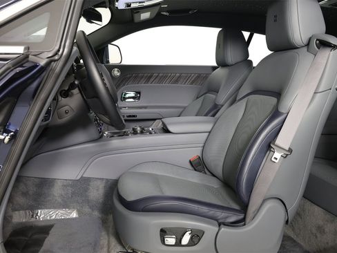 Used 2024 Rolls-Royce Spectre w/ Spectre Launch Package image 5