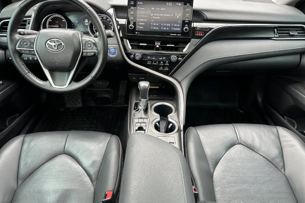 Used 2024 Toyota Camry XLE w/ Cold Weather Package FWD image 14