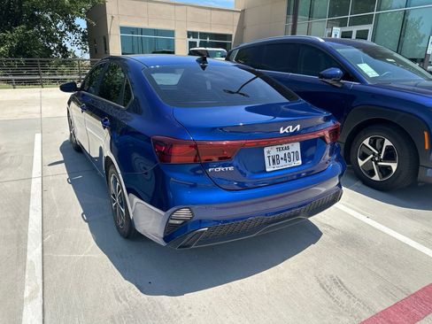 Used 2023 Kia Forte LXS w/ LXS Technology Package FWD image 10