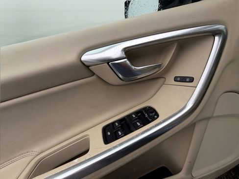 Used 2015 Volvo V60 T5 Premier Plus image 11