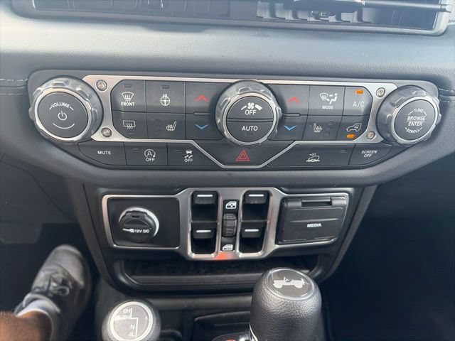 Used 2026 Jeep Wrangler Unlimited Sahara AWD/4WD image 23