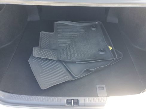 Used 2023 Toyota Camry SE image 8