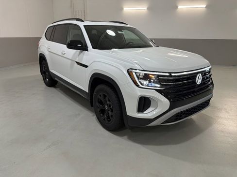 New 2026 Volkswagen Atlas Peak Edition AWD/4WD image 4