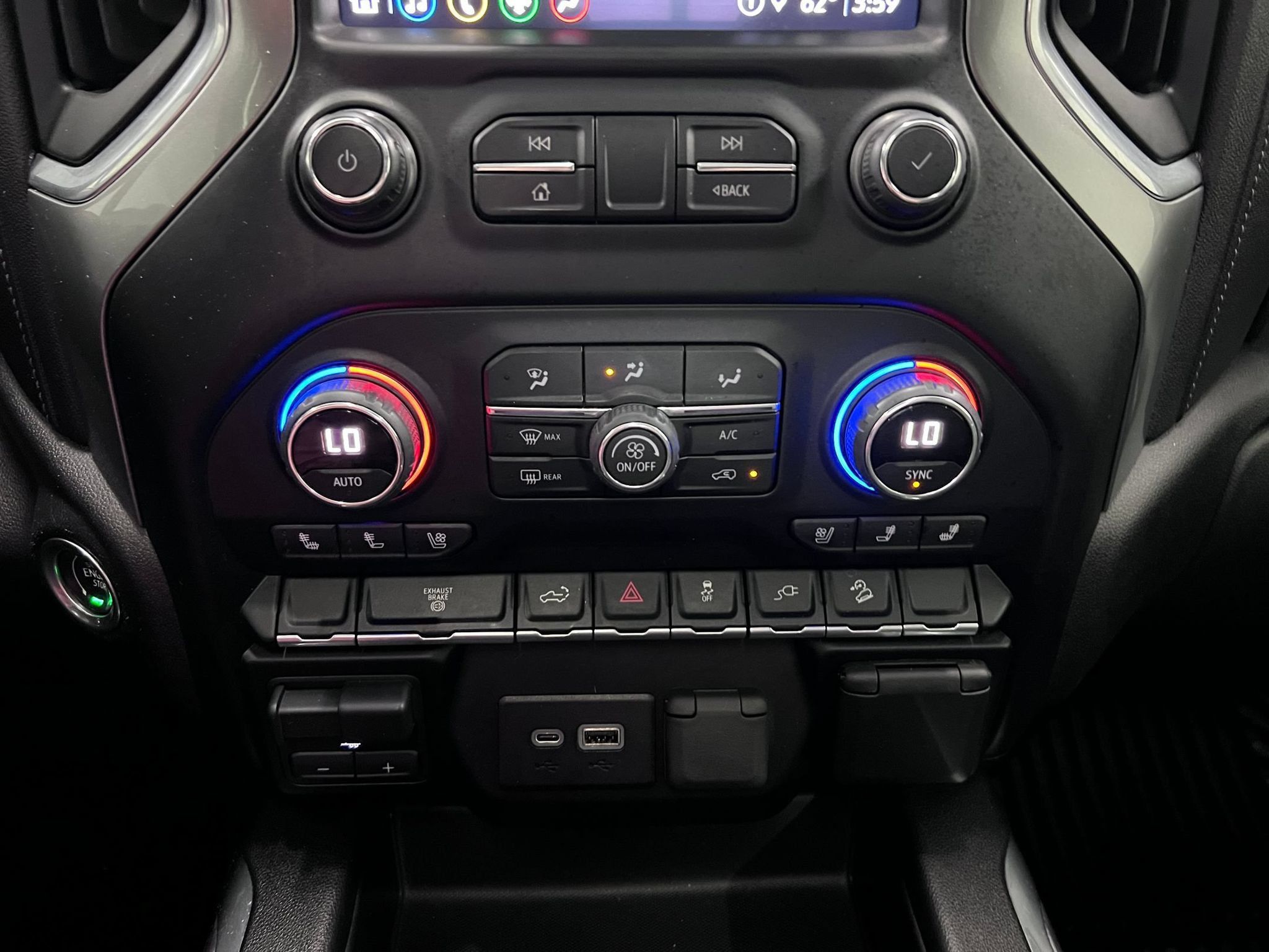 Used 2022 Chevrolet Silverado 2500 LTZ w/ LTZ Convenience Package AWD/4WD image 16