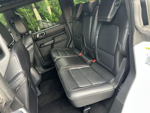 Used 2025 Ford Bronco Outer Banks AWD/4WD image 16
