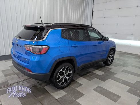 Used 2025 Jeep Compass Limited AWD/4WD image 4