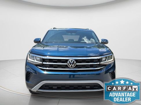 Used 2022 Volkswagen Atlas Cross Sport SE w/ Panoramic Sunroof Package FWD image 2