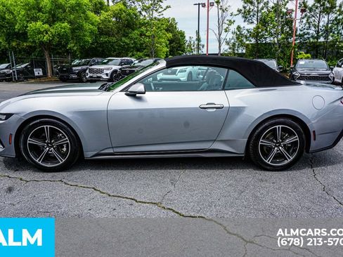 Used 2025 Ford Mustang Premium RWD image 6