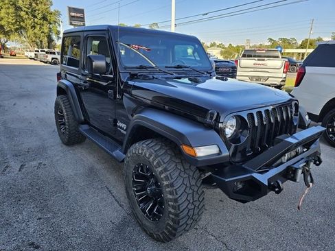 Used 2020 Jeep Wrangler Sport image 7
