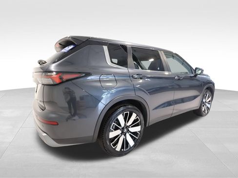 Used 2025 Mitsubishi Outlander SE AWD/4WD image 4