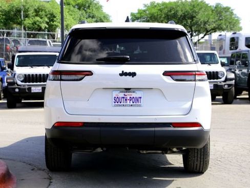 New 2025 Jeep Grand Cherokee L Altitude RWD image 6