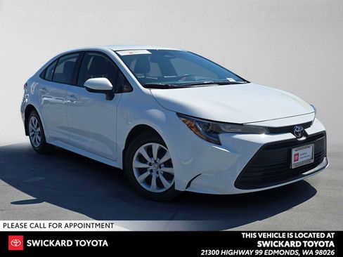 Certified 2026 Toyota Corolla LE FWD image 1