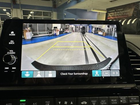 New 2026 Honda Odyssey Touring image 13