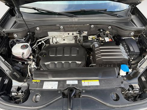 Certified 2024 Volkswagen Atlas Peak Edition SE AWD/4WD image 27