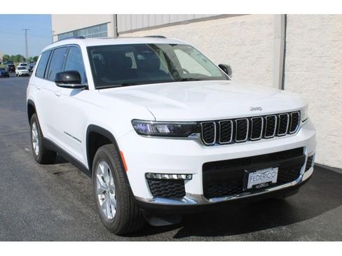 Used 2023 Jeep Grand Cherokee L Limited AWD/4WD image 2