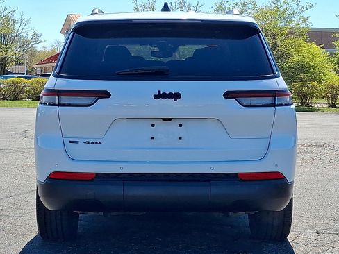 Used 2022 Jeep Grand Cherokee L Laredo AWD/4WD image 23
