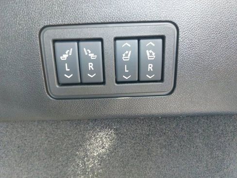 Used 2025 Cadillac XT6 Premium Luxury w/ Technology Package image 15