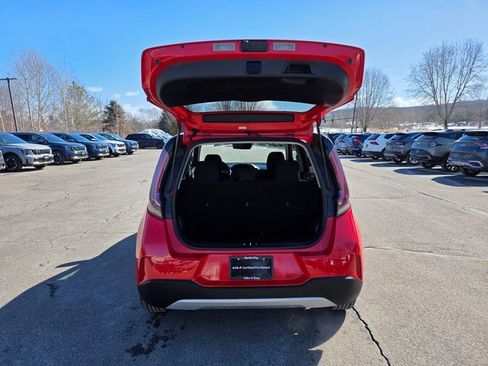 Certified 2025 Kia Soul LX w/ LX Technology Package image 10