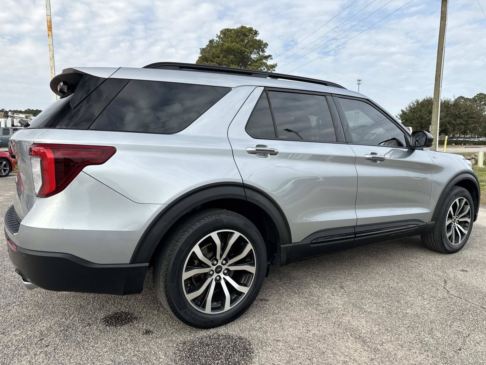 Used 2022 Ford Explorer ST-Line w/ Class IV Trailer Tow Package RWD image 4