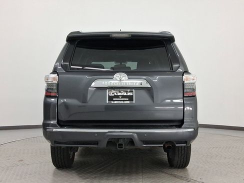 Used 2015 Toyota 4Runner Limited image 10