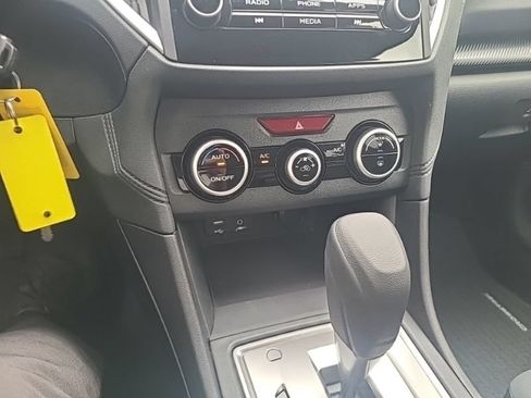 Used 2021 Subaru Crosstrek 2.0i AWD/4WD image 16