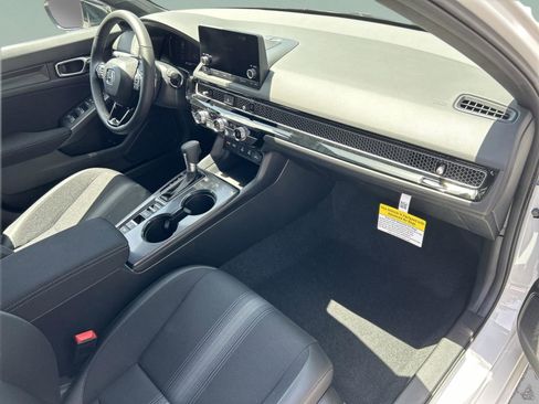 Used 2025 Honda Civic Sport image 19